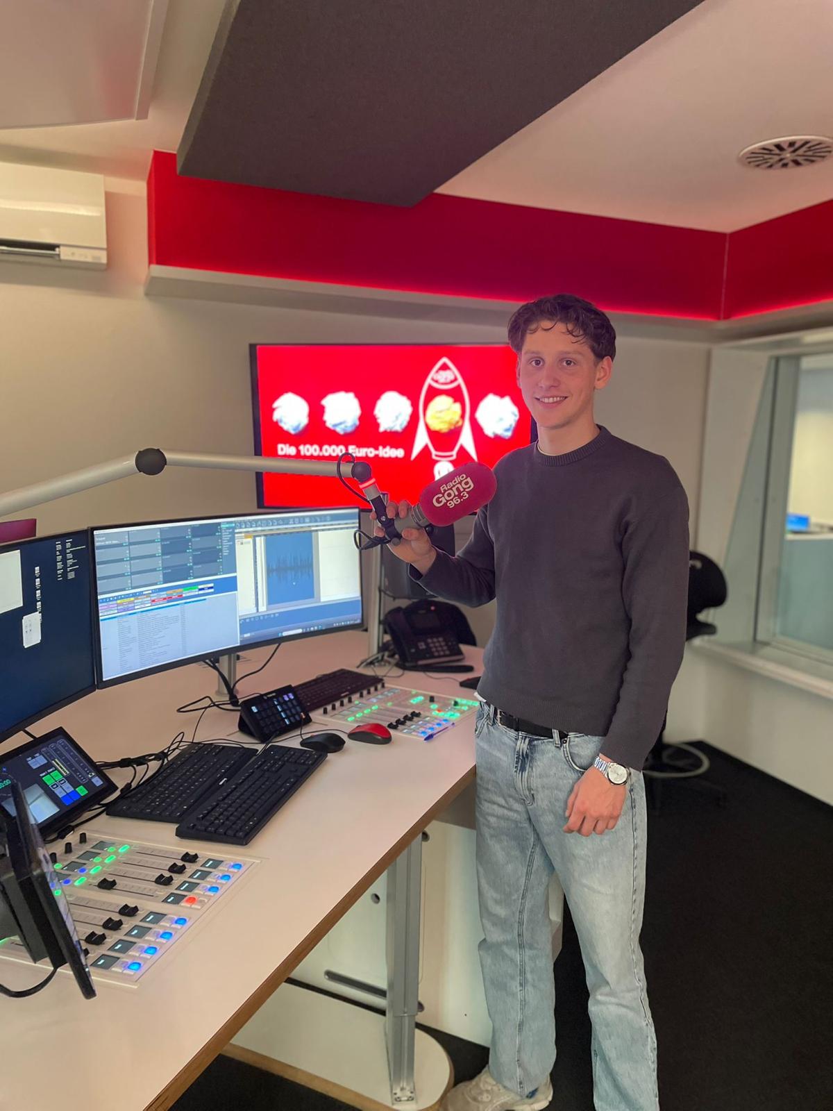 Live im Studio bei Gong 96.3